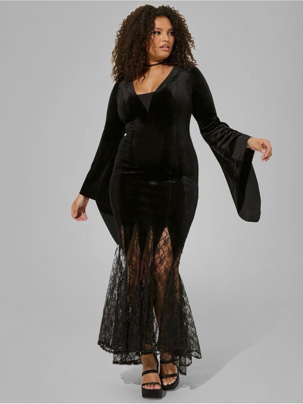 Torrid Black Halloween Costume Velvet Fluted Morticia Dress Size 1 14-16 NWT